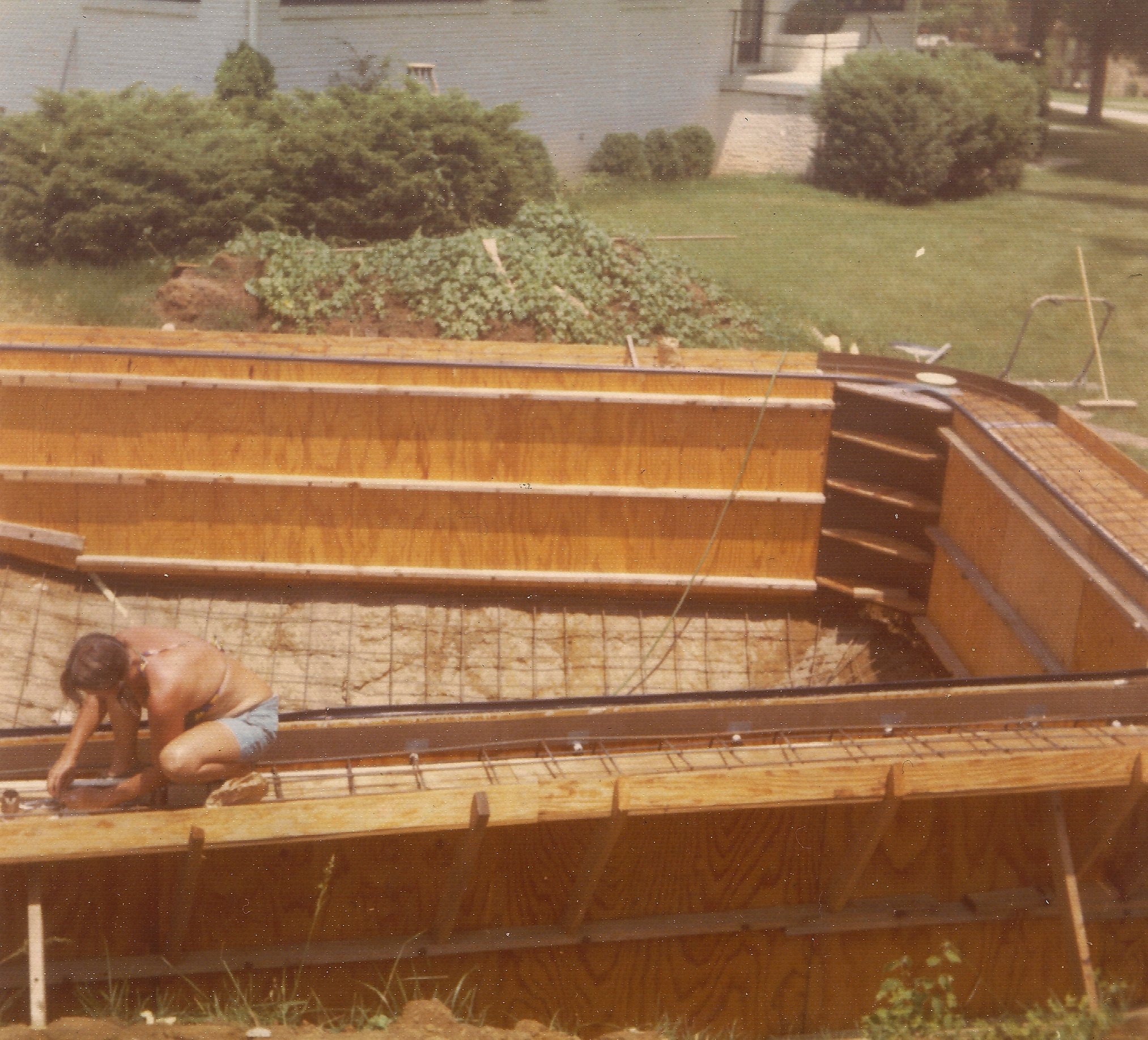 photo: Flo building pool